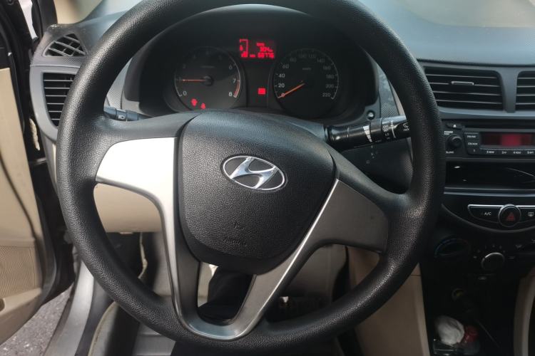 Used Hyundai Verna (older generation) 2014 1.4L Manual Fashion GS Model Steering Wheel