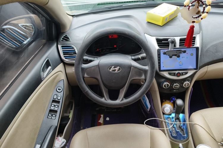 Used Hyundai Verna (older generation) 2014 1.4L Automatic Smart GLS Steering Wheel