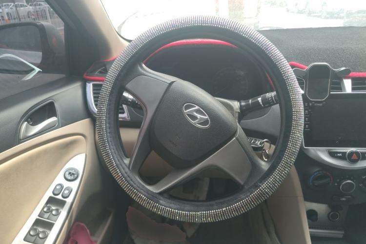 Used Hyundai Verna (older generation) 2014 1.4L Manual Smart GLS Trim Steering Wheel