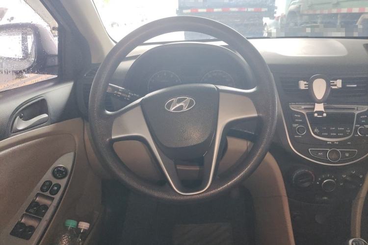 Used Hyundai Verna (older generation) 2014 1.4L Manual Smart GLS Trim Steering Wheel