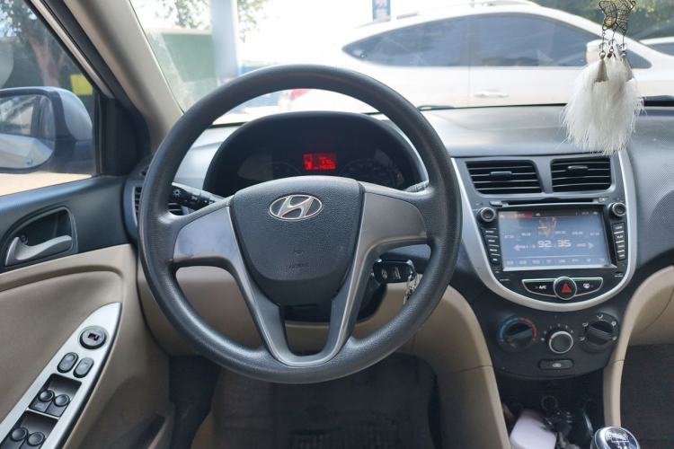 Used Hyundai Verna (older generation) 2014 1.4L Manual Smart GLS Trim Steering Wheel