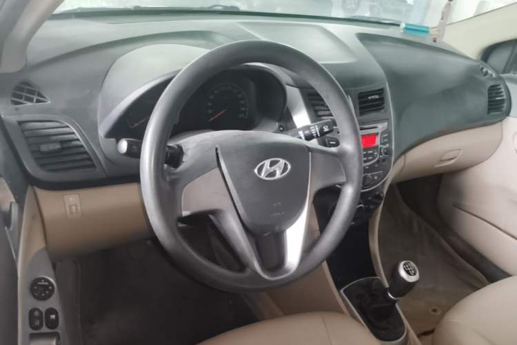 Used Hyundai Verna (older generation) 2014 1.4L Manual Smart GLS Trim Steering Wheel