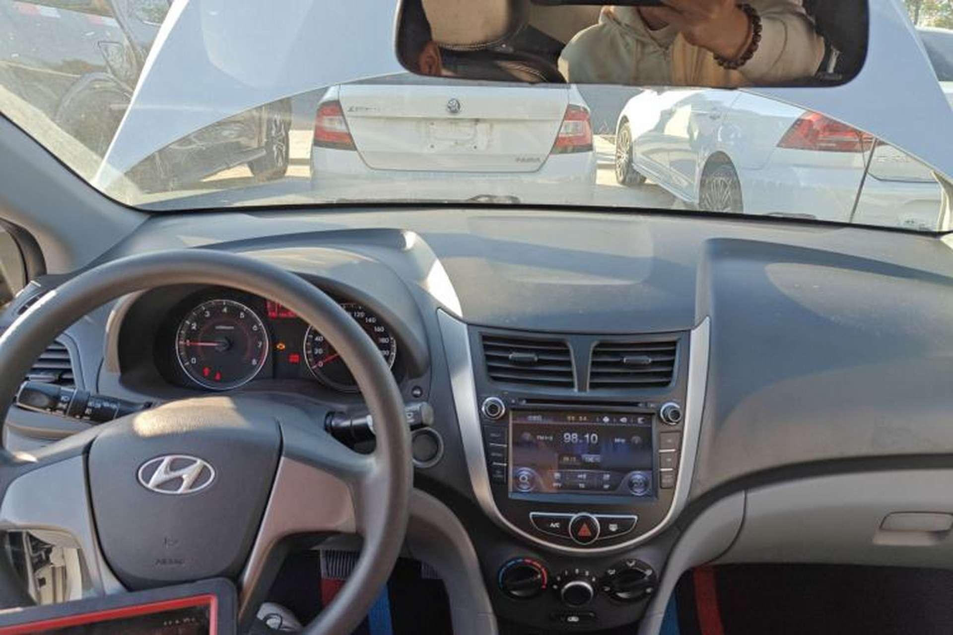 Used Hyundai Verna (older generation) 2014 1.4L Automatic Leading-Edge GLX Steering Wheel
