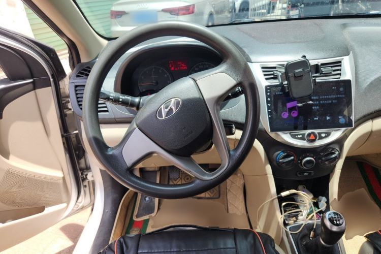 Used Hyundai Verna (older generation) 2014 1.4L Manual Smart GLS Trim Steering Wheel