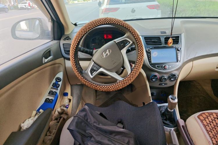 Used Hyundai Verna (older generation) 2014 1.4L Manual Smart GLS Trim Steering Wheel