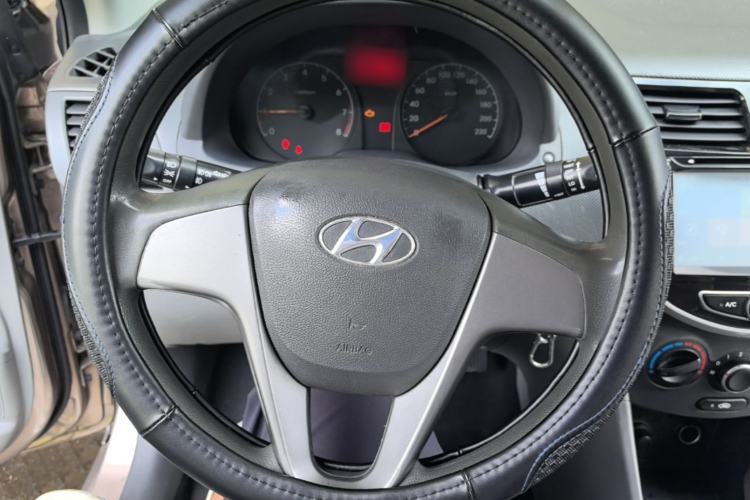 Used Hyundai Verna (older generation) 2014 1.4L Automatic Smart GLS Steering Wheel