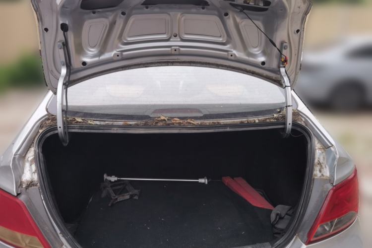 Used Hyundai Verna (older generation) 2014 1.4L Manual Smart GLS Trim Trunk