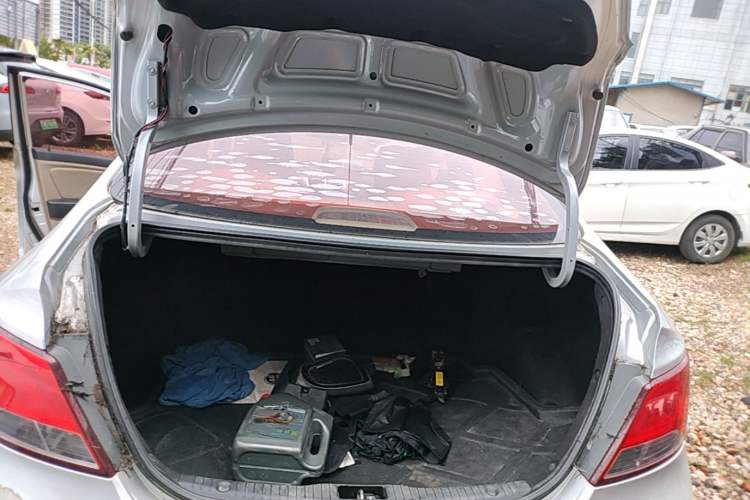 Used Hyundai Verna (older generation) 2014 1.4L Manual Smart GLS Trim Trunk