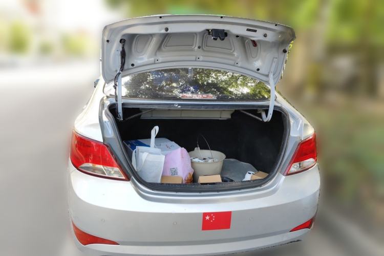 Used Hyundai Verna (older generation) 2014 1.4L Manual Smart GLS Trim Trunk