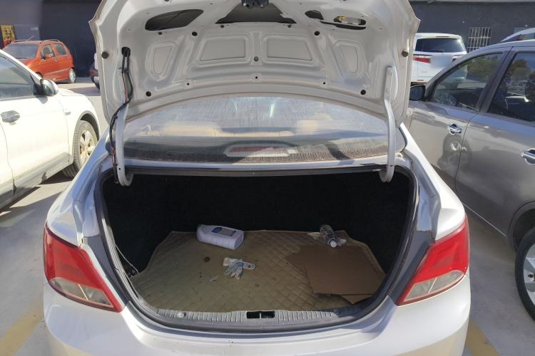 Used Hyundai Verna (older generation) 2014 1.4L Automatic Smart GLS Trunk
