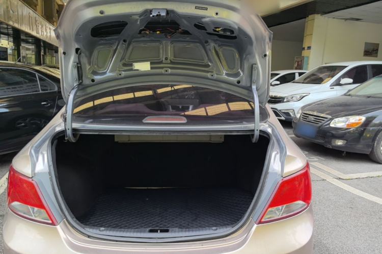 Used Hyundai Verna (older generation) 2014 1.4L Automatic Smart GLS Trunk