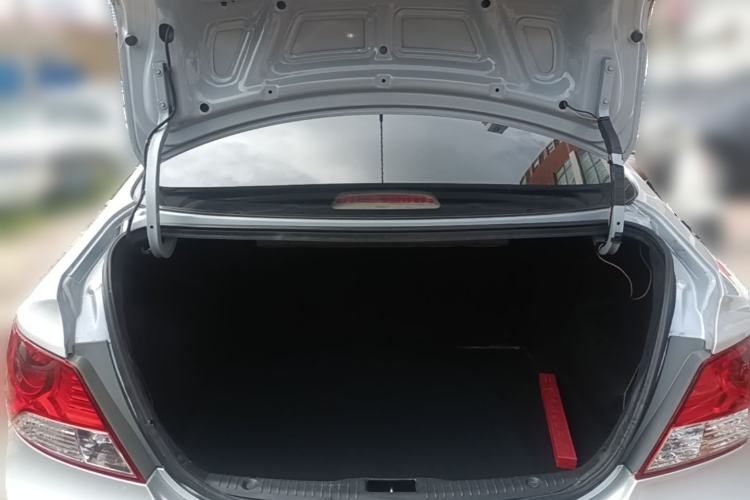 Used Hyundai Verna (older generation) 2014 1.4L Manual Smart GLS Trim Trunk