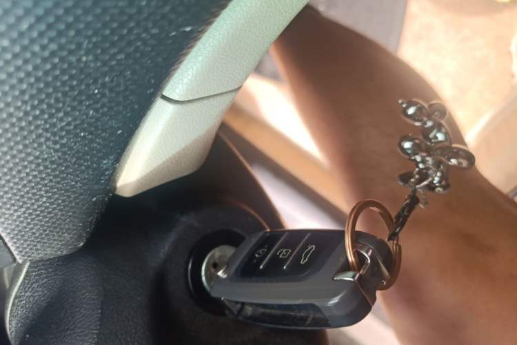 Used Hyundai Verna (older generation) 2014 1.4L Automatic Smart GLS Vehicle Key