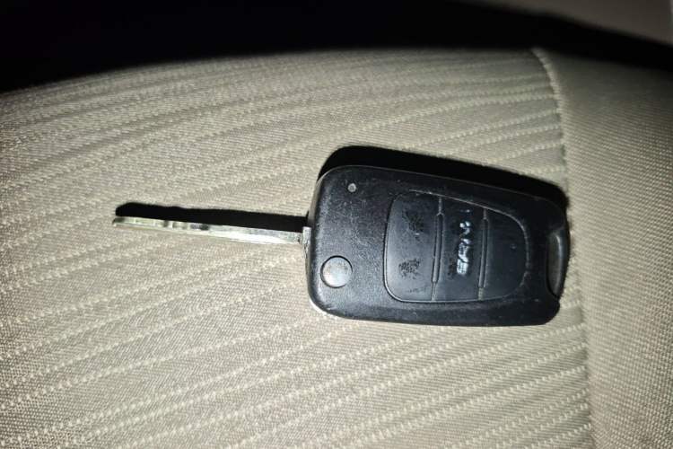 Used Hyundai Verna (older generation) 2014 1.4L Automatic Smart GLS Vehicle Key
