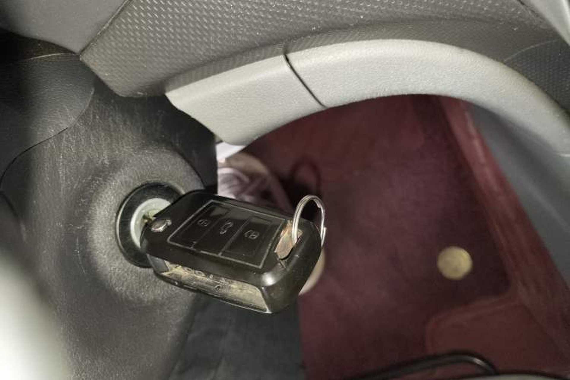 Used Hyundai Verna (older generation) 2014 1.4L Manual Fashion GS Model Vehicle Key