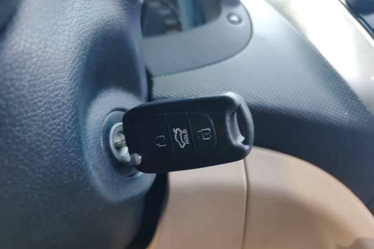 Used Hyundai Verna (older generation) 2014 1.4L Automatic Smart GLS Vehicle Key