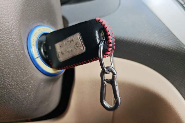 Used Hyundai Verna (older generation) 2014 1.4L Manual Smart GLS Trim Vehicle Key