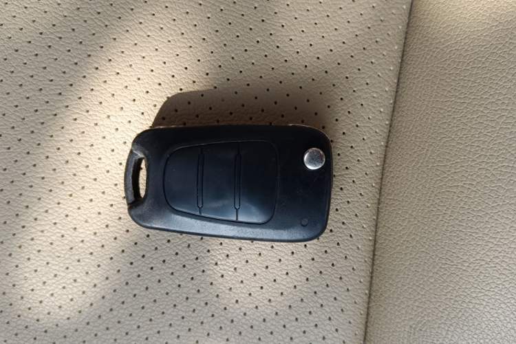 Used Hyundai Verna (older generation) 2014 1.4L Manual Smart GLS Trim Vehicle Key
