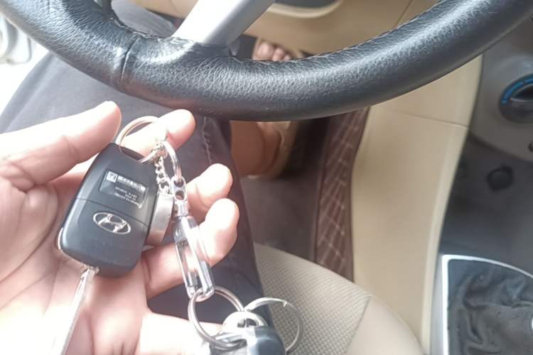 Used Hyundai Verna (older generation) 2014 1.4L Manual Smart GLS Trim Vehicle Key