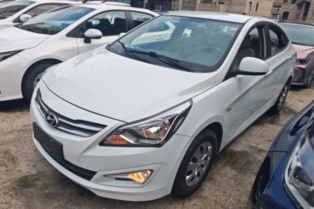 Used Hyundai Verna (older generation) 2014 1.4L Manual Smart GLS Trim