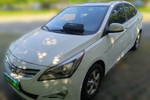 Used Hyundai Verna (older generation) 2014 1.4L Automatic Leading-Edge GLX