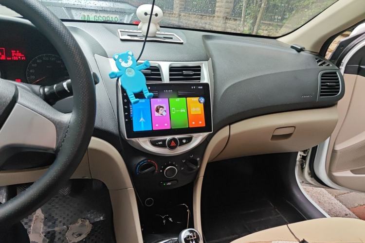 Used Hyundai Verna (older generation) 2014 1.4L Manual Smart GLS Trim Audio And AC Panel