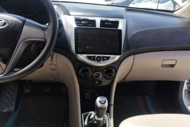 Used Hyundai Verna (older generation) 2014 1.4L Manual Smart GLS Trim Audio And AC Panel