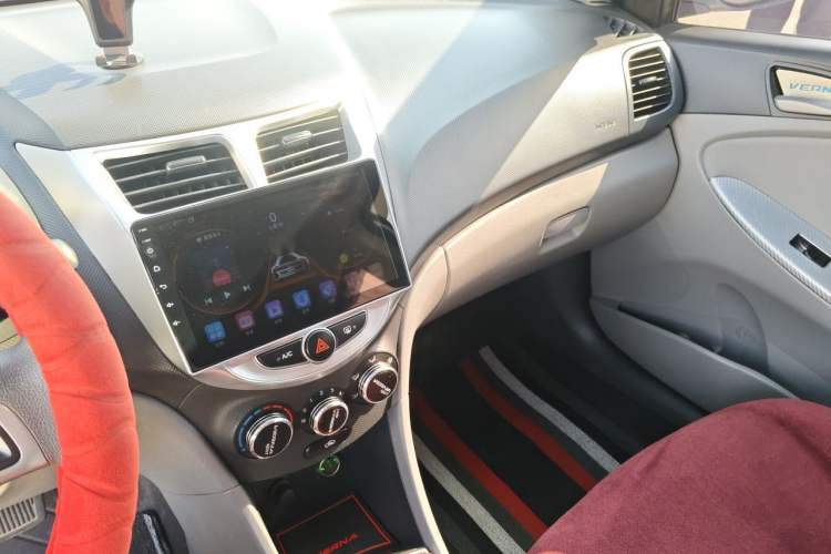 Used Hyundai Verna (older generation) 2014 1.4L Automatic Smart GLS Audio And AC Panel