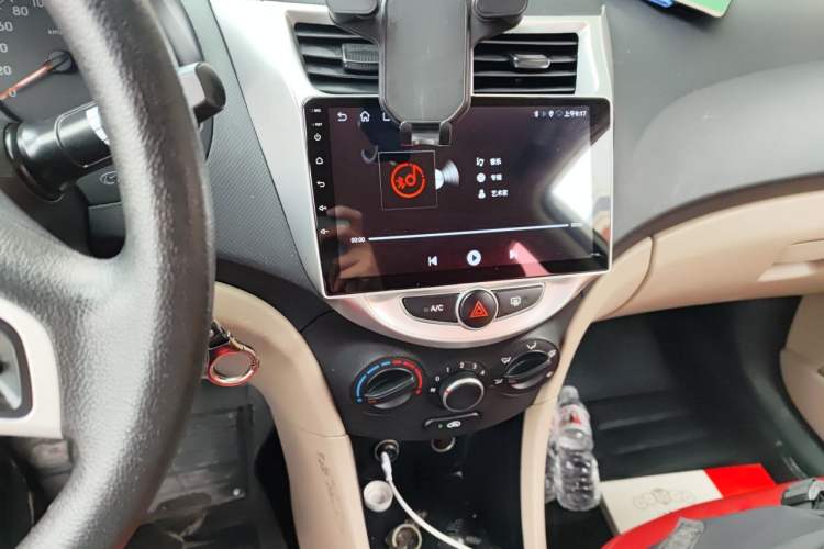 Used Hyundai Verna (older generation) 2014 1.4L Manual Smart GLS Trim Audio And AC Panel