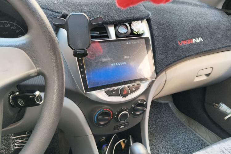 Used Hyundai Verna (older generation) 2014 1.4L Automatic Smart GLS Audio And AC Panel