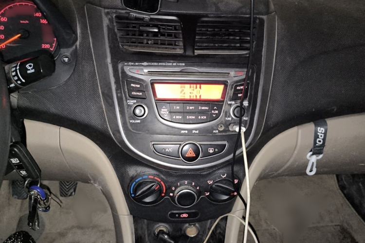 Used Hyundai Verna (older generation) 2014 1.4L Manual Smart GLS Trim Audio And AC Panel