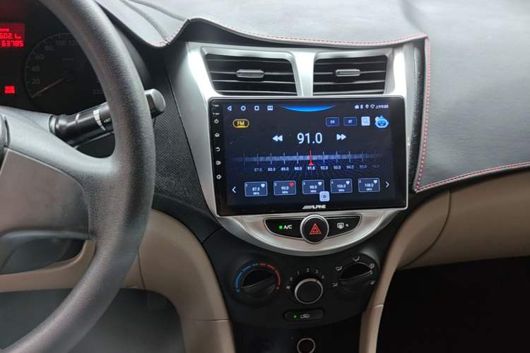 Used Hyundai Verna (older generation) 2014 1.4L Automatic Smart GLS Audio And AC Panel