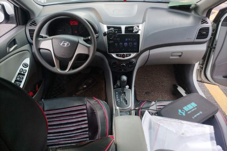 Used Hyundai Verna (older generation) 2014 1.4L Automatic Smart GLS Audio And AC Panel