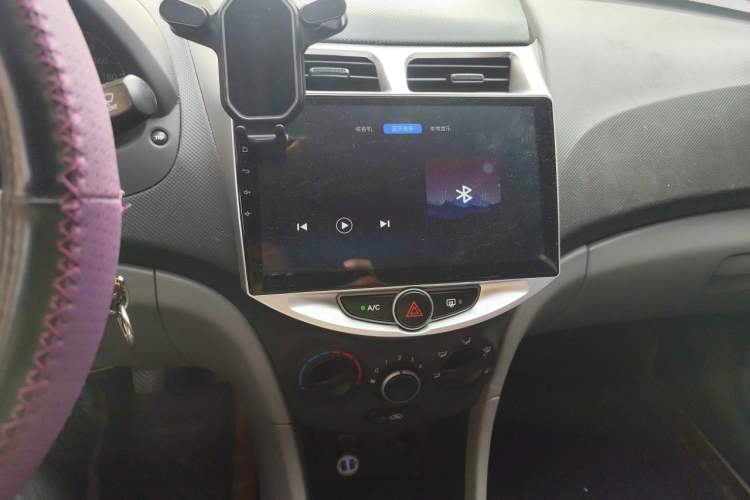 Used Hyundai Verna (older generation) 2014 1.4L Manual Smart GLS Trim Audio And AC Panel