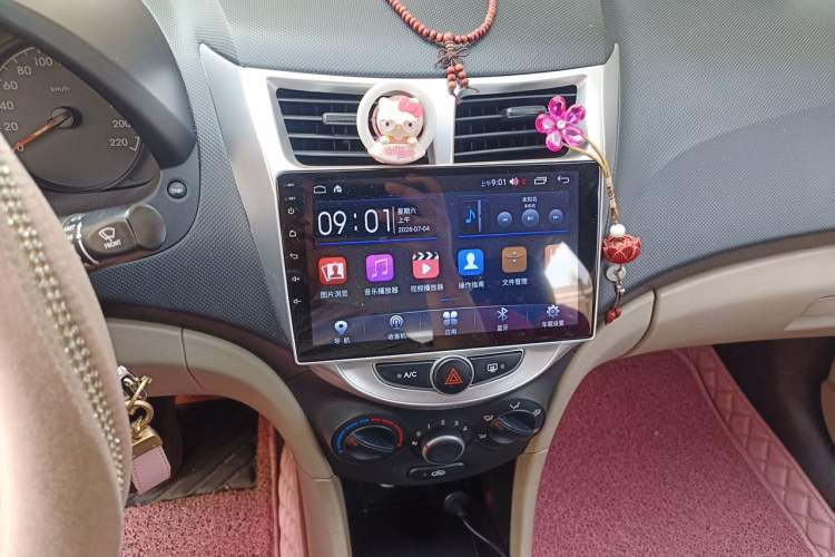 Used Hyundai Verna (older generation) 2014 1.4L Automatic Smart GLS Audio And AC Panel