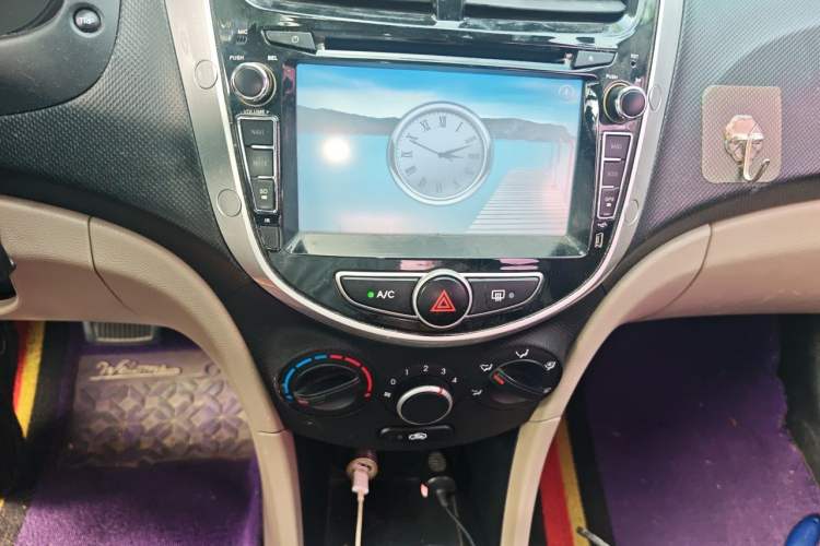 Used Hyundai Verna (older generation) 2014 1.4L Automatic Smart GLS Audio And AC Panel