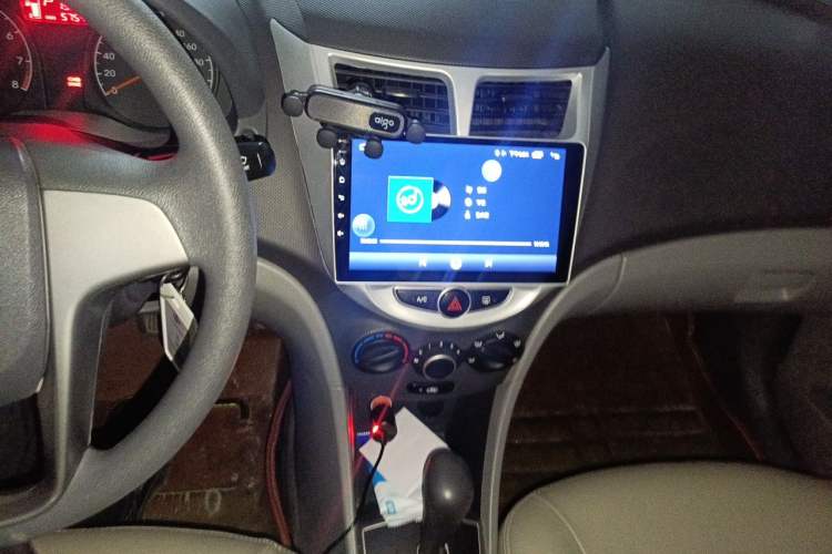 Used Hyundai Verna (older generation) 2014 1.4L Automatic Smart GLS Audio And AC Panel