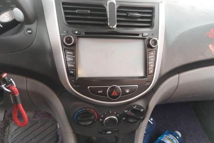 Used Hyundai Verna (older generation) 2014 1.4L Manual Smart GLS Trim Audio And AC Panel