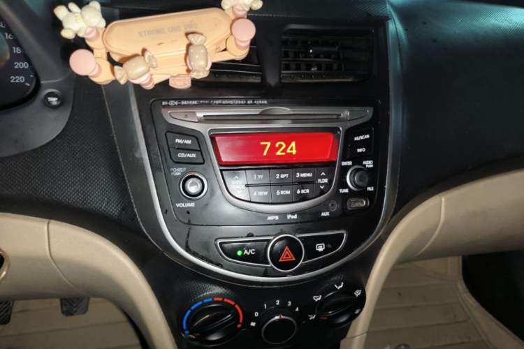 Used Hyundai Verna (older generation) 2014 1.4L Manual Smart GLS Trim Audio And AC Panel