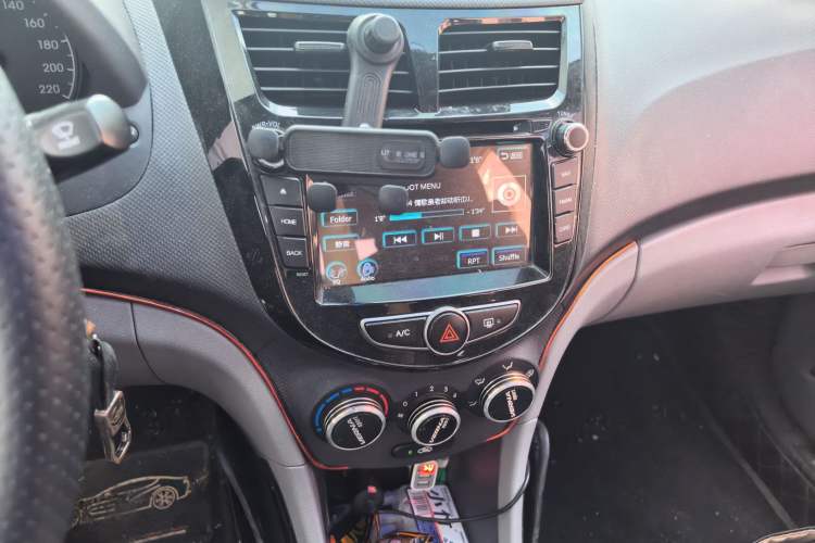 Used Hyundai Verna (older generation) 2014 1.4L Manual Smart GLS Trim Audio And AC Panel