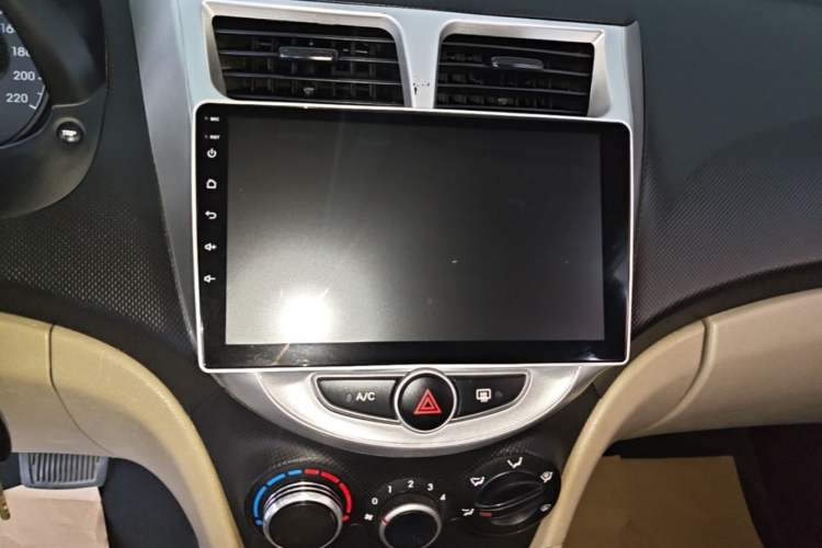 Used Hyundai Verna (older generation) 2014 1.4L Automatic Smart GLS Audio And AC Panel