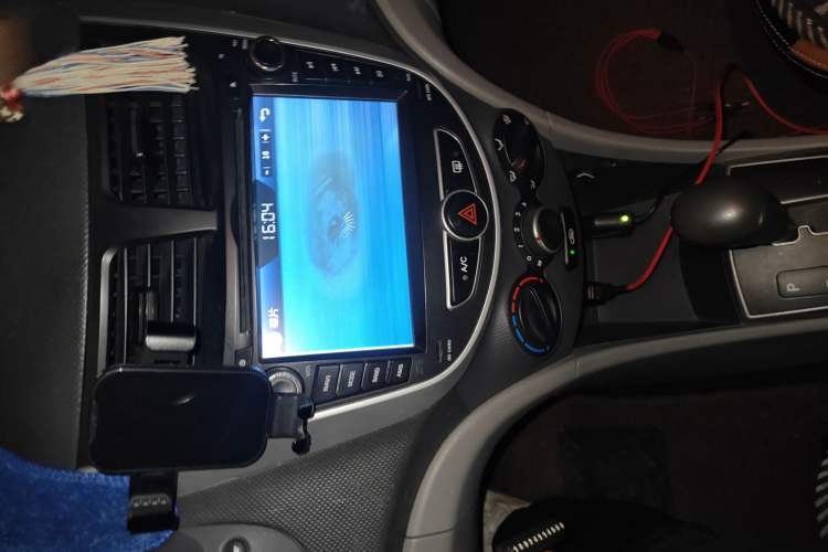 Used Hyundai Verna (older generation) 2014 1.4L Automatic Smart GLS Audio And AC Panel