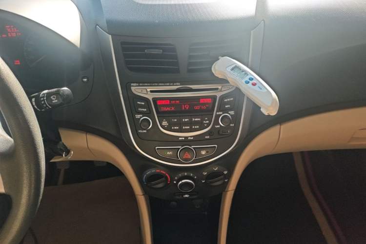 Used Hyundai Verna (older generation) 2014 1.4L Manual Smart GLS Trim Audio And AC Panel