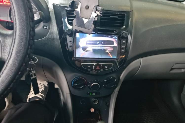 Used Hyundai Verna (older generation) 2014 1.4L Automatic Smart GLS Audio And AC Panel