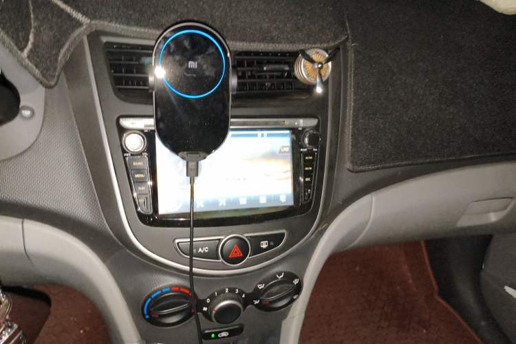 Used Hyundai Verna (older generation) 2014 1.4L Automatic Smart GLS Audio And AC Panel