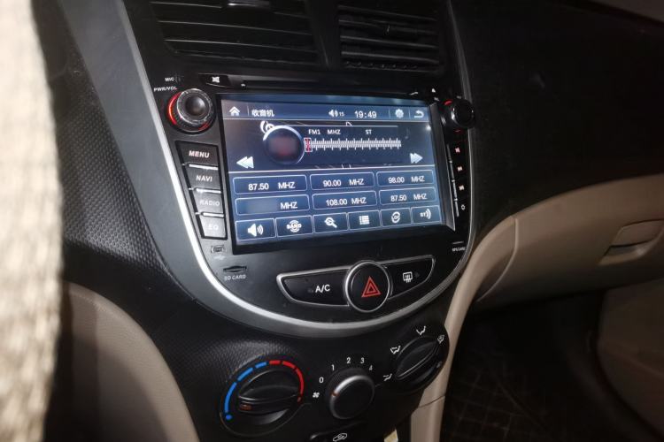 Used Hyundai Verna (older generation) 2014 1.4L Manual Smart GLS Trim Audio And AC Panel
