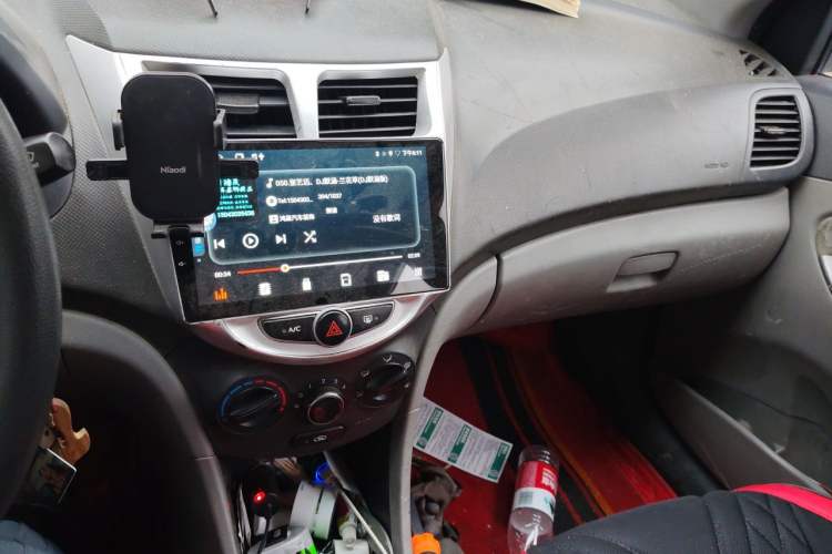 Used Hyundai Verna (older generation) 2014 1.4L Manual Smart GLS Trim Audio And AC Panel