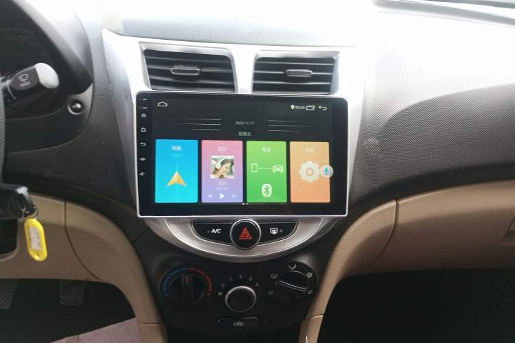 Used Hyundai Verna (older generation) 2014 1.4L Manual Smart GLS Trim Audio And AC Panel