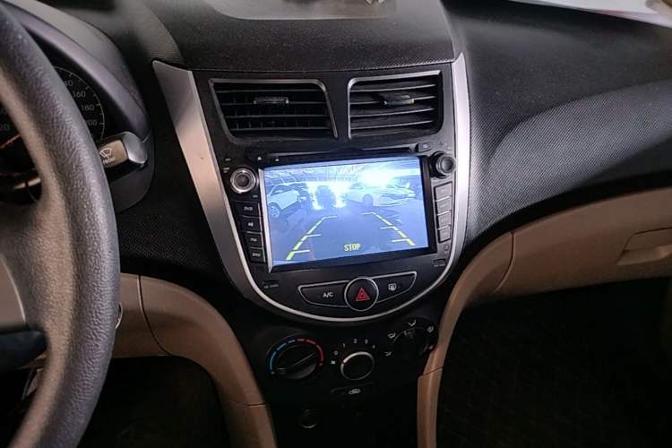 Used Hyundai Verna (older generation) 2014 1.4L Manual Smart GLS Trim Audio And AC Panel