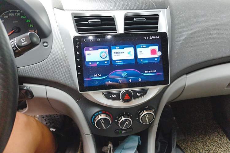 Used Hyundai Verna (older generation) 2014 1.4L Automatic Smart GLS Audio And AC Panel